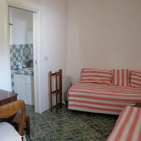 Ferienhaus Cedar House, *